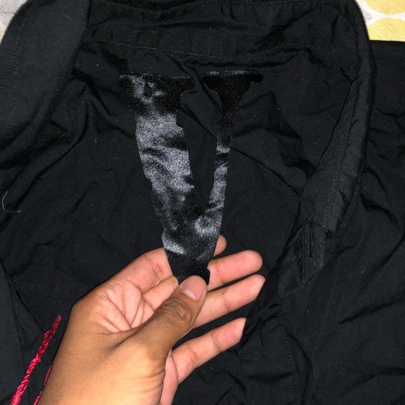 Vlone “REAL MEN WEAR BLACK” button up - Picture 3 of 3